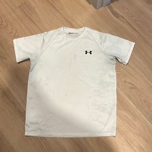 (3/$15‼️) Under Armour Loose Fit Tee